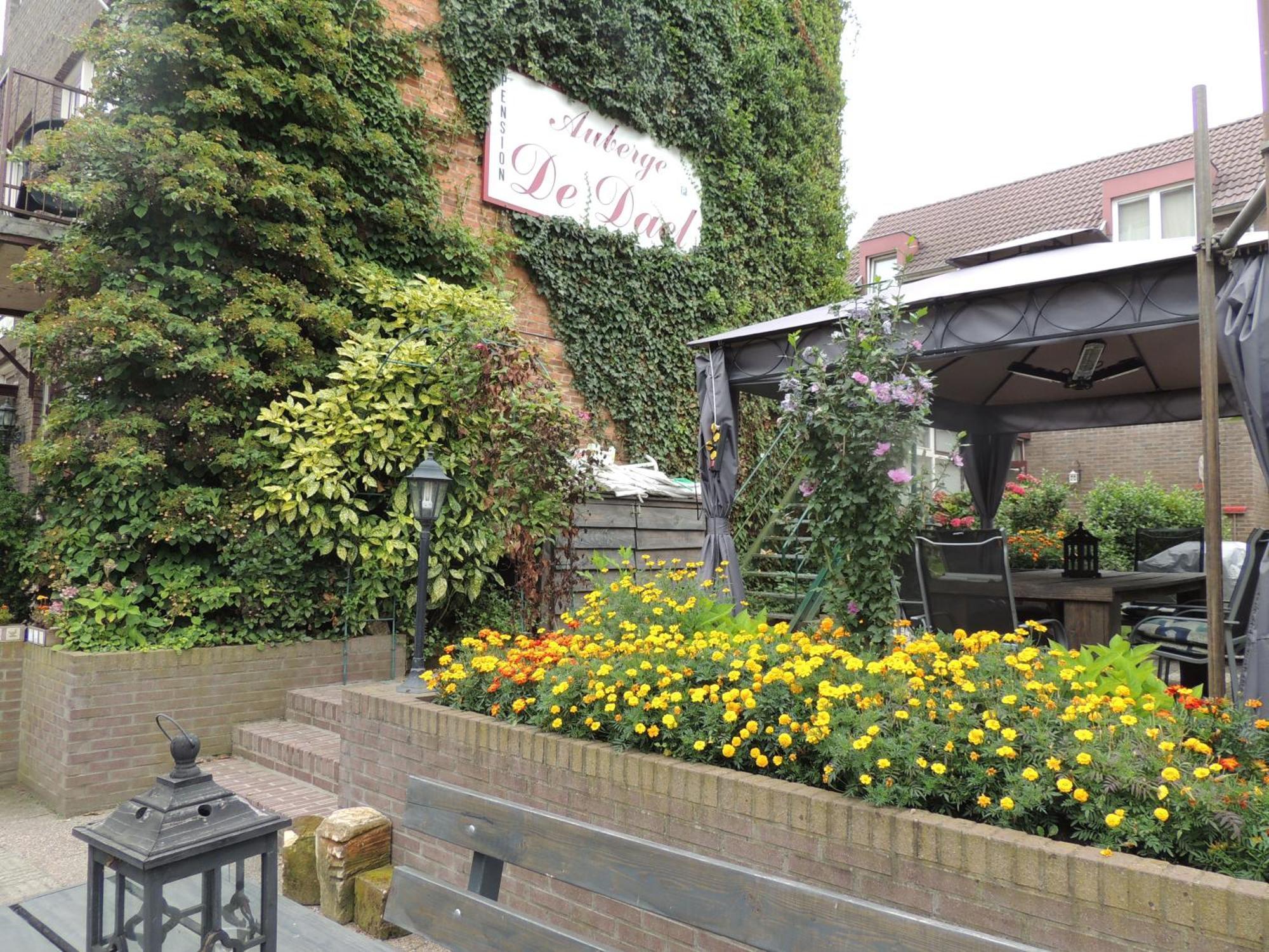 Pension Auberge De Dael Valkenburg aan de Geul Exterior photo