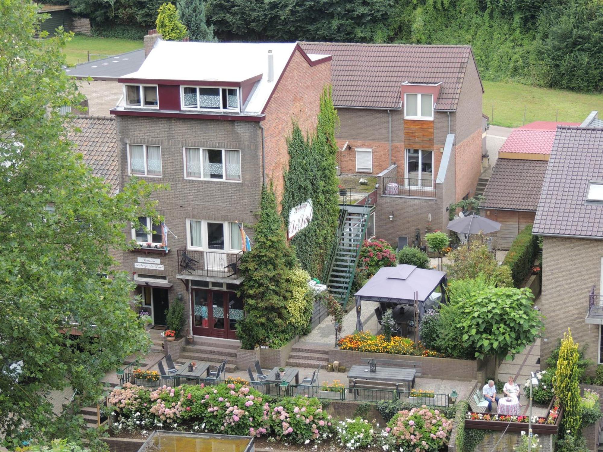 Pension Auberge De Dael Valkenburg aan de Geul Exterior photo